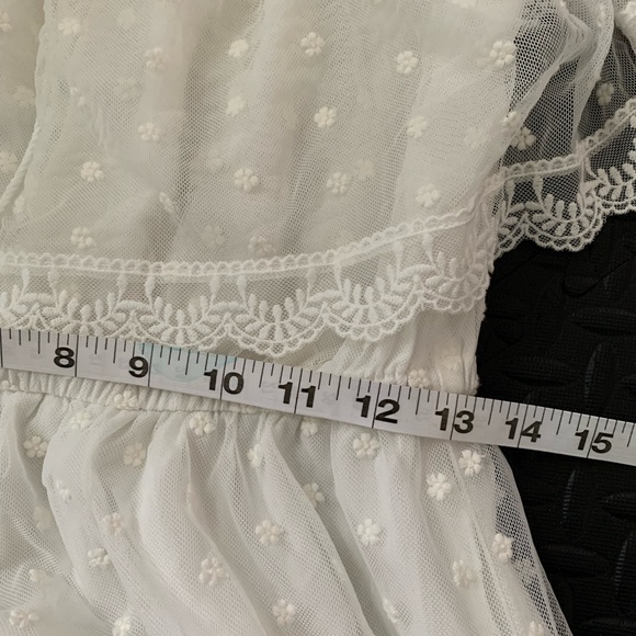 White embroidered dress size medium - Picture 9 of 9